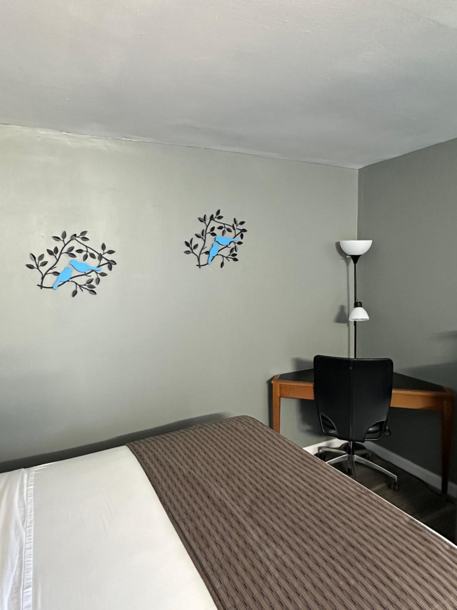 Travel Inn & Suites Emporia Exterior photo